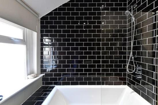 Quirky 4 Bedroom Apartment With Terrace Cardiff Exterior foto